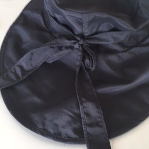 NWOT UV protective bucket hat.